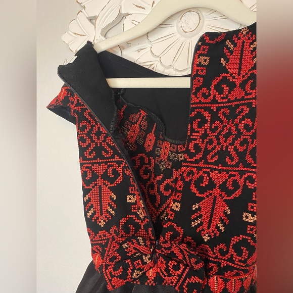 Girls embroidered ruffle dresses size 2T BRAND NEW no tags though! - Picture 6 of 11